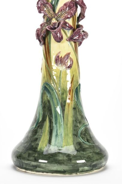 null Delphin MASSIER (1836-1907)
Colonne en céramique polychrome à décor en barbotine...