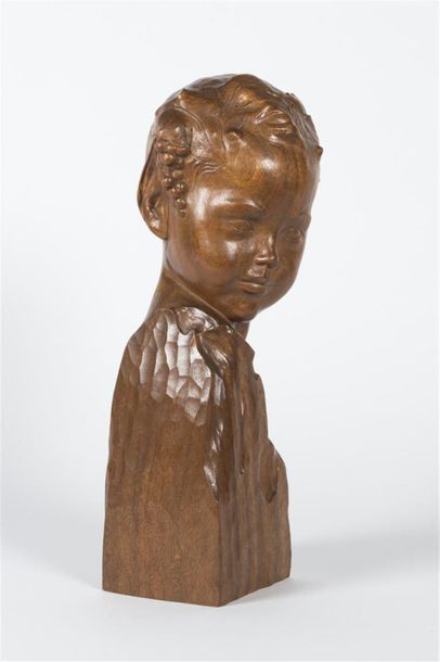 null Amedeo GENNARELLI (1881-1943)
Buste en bois d'acajou sculpté représentant un...