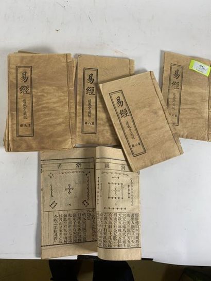 null Livres de divination en chinois. 10 volumes.