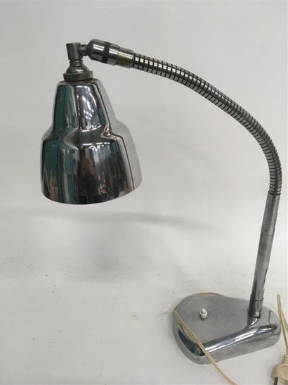 null Lampe de table en métal chromé, articulée