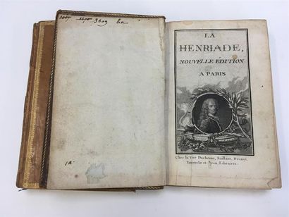 null VOLTAIRE Henriade 1770 deux volumes Pankouke. Reliure veau