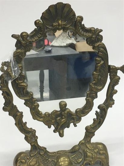 null Miroir de table en bronze de style louis XV vers 1920
H : 35 - l: 28 cm