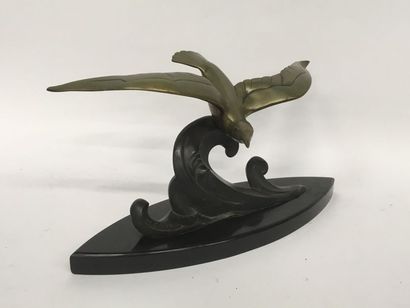 null Michel DECOUX
L'albatros
Sujet en bronze patiné socle en marbre 
Signé
L totale...