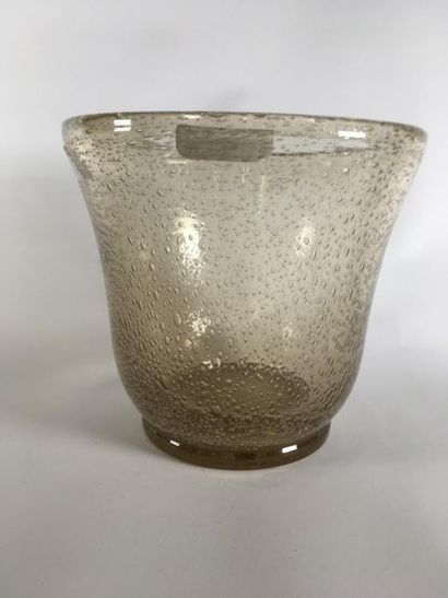 null Vase en verre bullé 
H: 22 D 23.5 cm