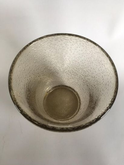 null Vase en verre bullé 
H: 22 D 23.5 cm