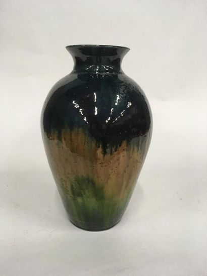 null Grand vase en terre émaillée
(eclat au col) 
H : 36 cm