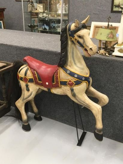 null Cheval en bois laqué sculpté type cheval de manège
H : 132 cm