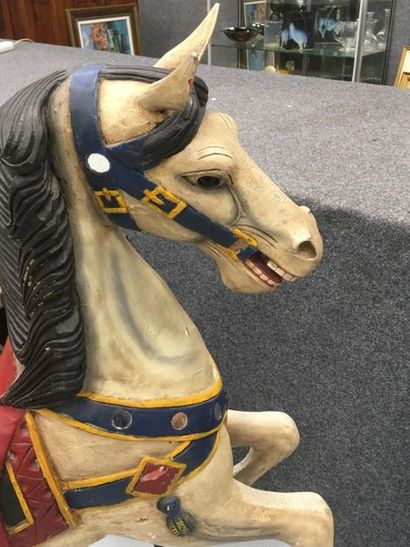 null Cheval en bois laqué sculpté type cheval de manège
H : 132 cm