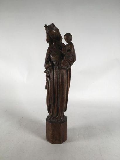 null Vierge en bois sculpté
H : 54 cm