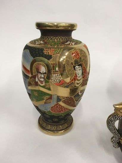 null Stasuma Japon paire de vases avec brule-parfum
H vase 31 cm