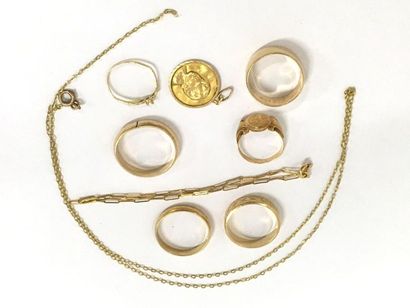 null Lot de bijoux or 18 k (750) vendus en débris : 6 bagues et anneaux, chaîne,...