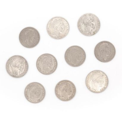 null Lot de pièces d'argent dont
Dix pièces de 10 Francs République Française argent...