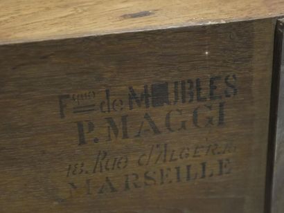 null P MAGGI (Marseille) Important mobilier de chambre à coucher en bois de placage...