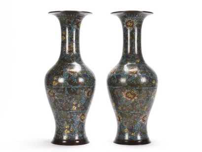 null CHINE Importante paire de vases balustre en bronze cloisonné
19ème siècle
