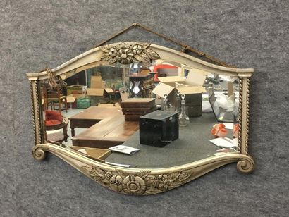 null Miroir en bois argenté vers 1925
57 x 83 cm