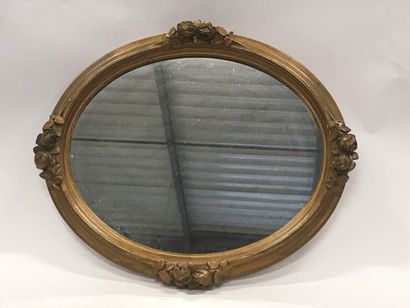 null Miroir ovale en stuc vers 1930
62 x 51 cm