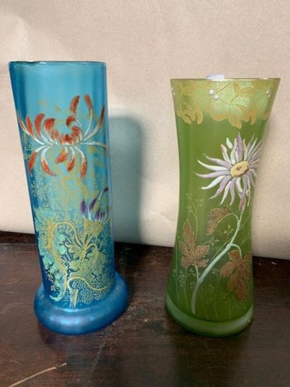 null Deux vases
H : 26 cm