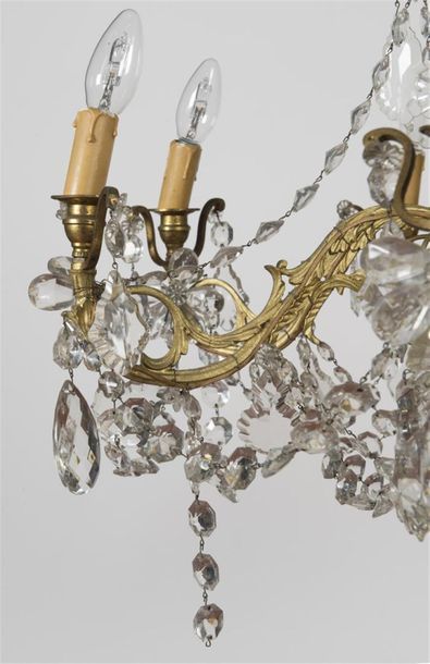 null Lustre en bronze et pendeloques en cristal 
Epoque Napoléon III
H : 100 - L:...