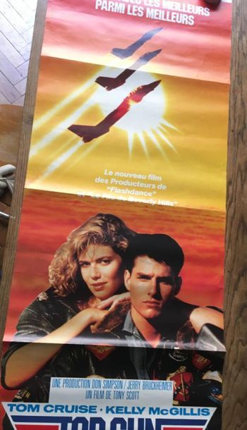 null Lot e trois affiches de cinéma dont Top Gun et la Rose Pourpe du Caire