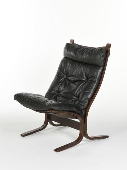 null Ingmar Relling SIKKVLEN (1920-2002) 
Paire de fauteuils en cuir reposant sur...
