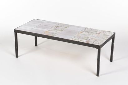 null Roger CAPRON (1922-2006)
Table basse de forme rectangulaire à plateau en carreaux...