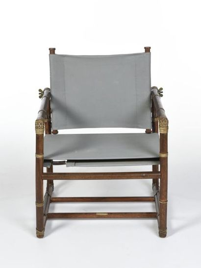 null John MC GUIRE (pour Jules Wabbes) 
Fauteuil à structure en bambou et garniture...