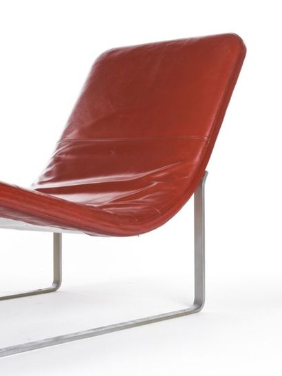 null Jeffrey BERNETT (Né en 1964)
Chaise longue à structure en aluminium et garnie...