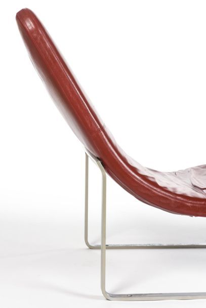 null Jeffrey BERNETT (Né en 1964)
Chaise longue à structure en aluminium et garnie...