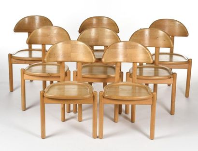 null VAMDRUP Denmark
Suite de huit chaises en teck massif en lamellé collé à piètement...