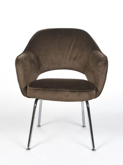 null Eero SAARINEN (1910 - 1961)
Paire de fauteuils modèle Conférence à structure...