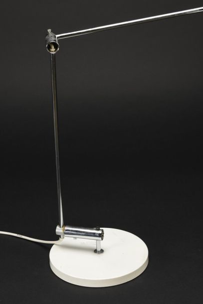 null Rosmarie & Rico BALTENSWEILER (XXe)
Lampe de table modèle Type 60 à base circulaire...