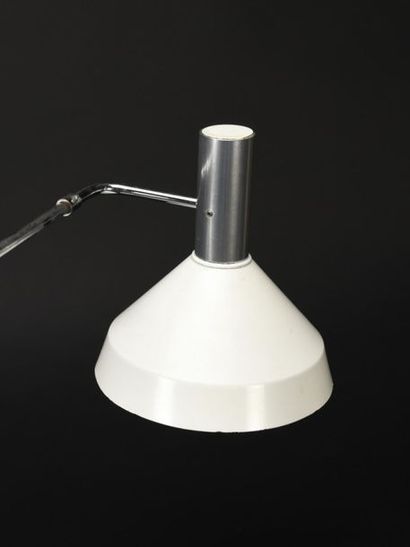 null Rosmarie & Rico BALTENSWEILER (XXe)
Lampe de table modèle Type 60 à base circulaire...