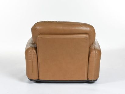 null Arrigo ARRIGONI (XX ème)
Paire de fauteuils modèle Piumotto à base en plastique...