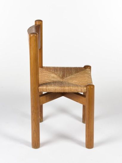 null Charlotte PERRIAND (1903-1999)
Suite de cinq chaises modèle Méribel à montants...