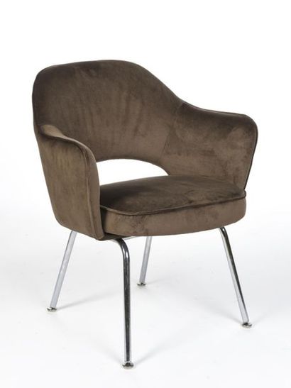 null Eero SAARINEN (1910 - 1961)
Paire de fauteuils modèle Conférence à structure...