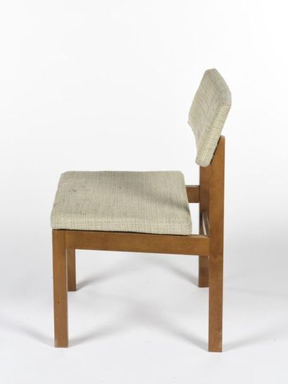 null Willy GUHL (1915-2004) 
Chaise à structure en bois et garniture en drap de laine...