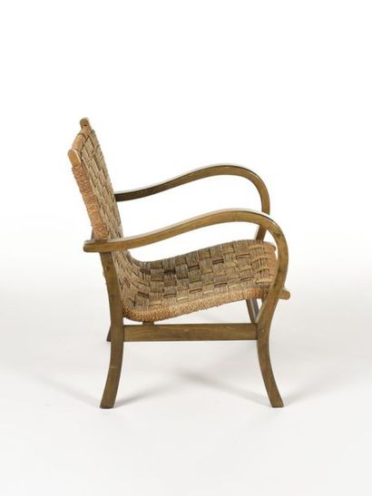 null Erich Dieckmann (1896 1944)
Paire de fauteuils à montant en bois courbé et assise...