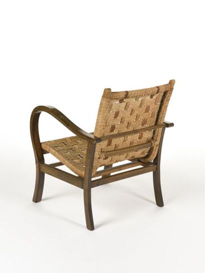 null Erich Dieckmann (1896 1944)
Paire de fauteuils à montant en bois courbé et assise...