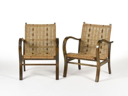 null Erich Dieckmann (1896 1944)
Paire de fauteuils à montant en bois courbé et assise...