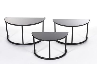 null Gianfranco FRATTINI (1926-2004)
Suite de trois tables gigognes modèle Tria en...