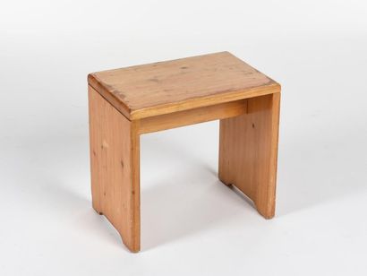 null Charlotte PERRIAND (1903-1999) & Bernard TAILLEFER (XX ème)
Tabouret en forme...