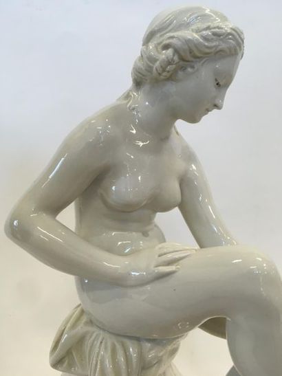 null CAPO DI MONTE
D'après Falconnet, Diane au bain
Sujet en porcelaine
H : 45 c...