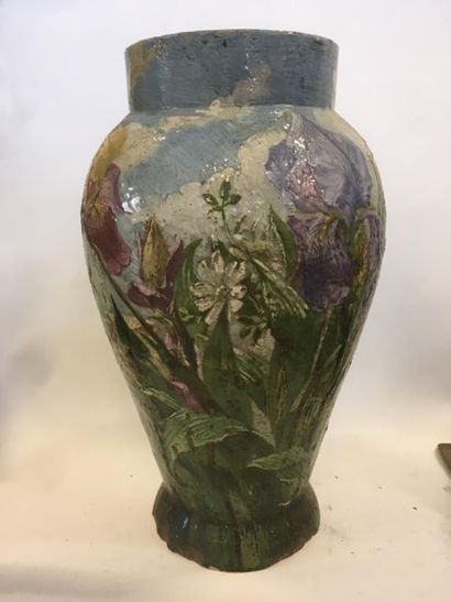 null Vase en terre cuite peint à décor de fleurs
H : 39 cm
Accidents sur le socl...