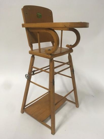 null Chaise haute
H : 78 cm