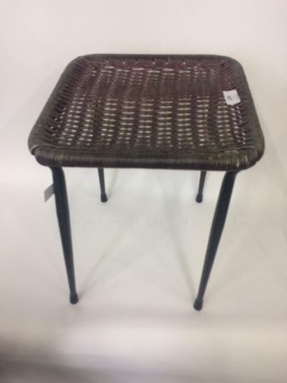 null Tabouret assise en tressage
H : 42 cm
33 x 33 cm