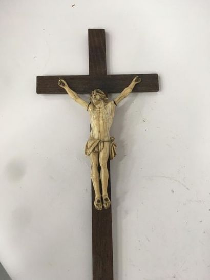 null Christ en ivoire
H Christ : 20 cm