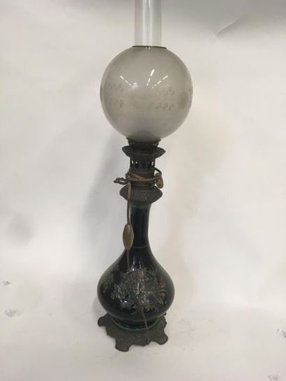 null CHINE Vase monté en lampe à décor de fleurs
H : 47 cm