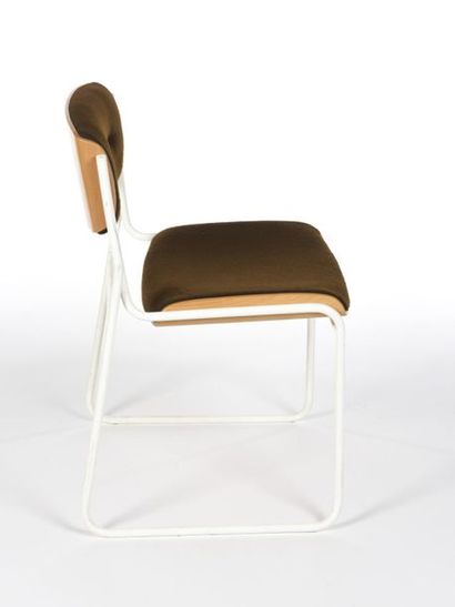 null STOLL GIROFLEX
Paire de chaises empilables à structure en métal laqué blanc,...