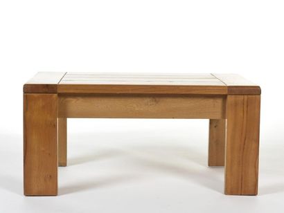 null Sélection de Charlotte PERRIAND (1903-1999) pour ARC MOBILIER
Paire de tables...