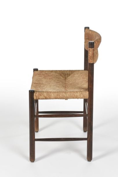 null Robert SENTOU (XX ème)
Suite de deux chaises modèle Dordogne à structure en...